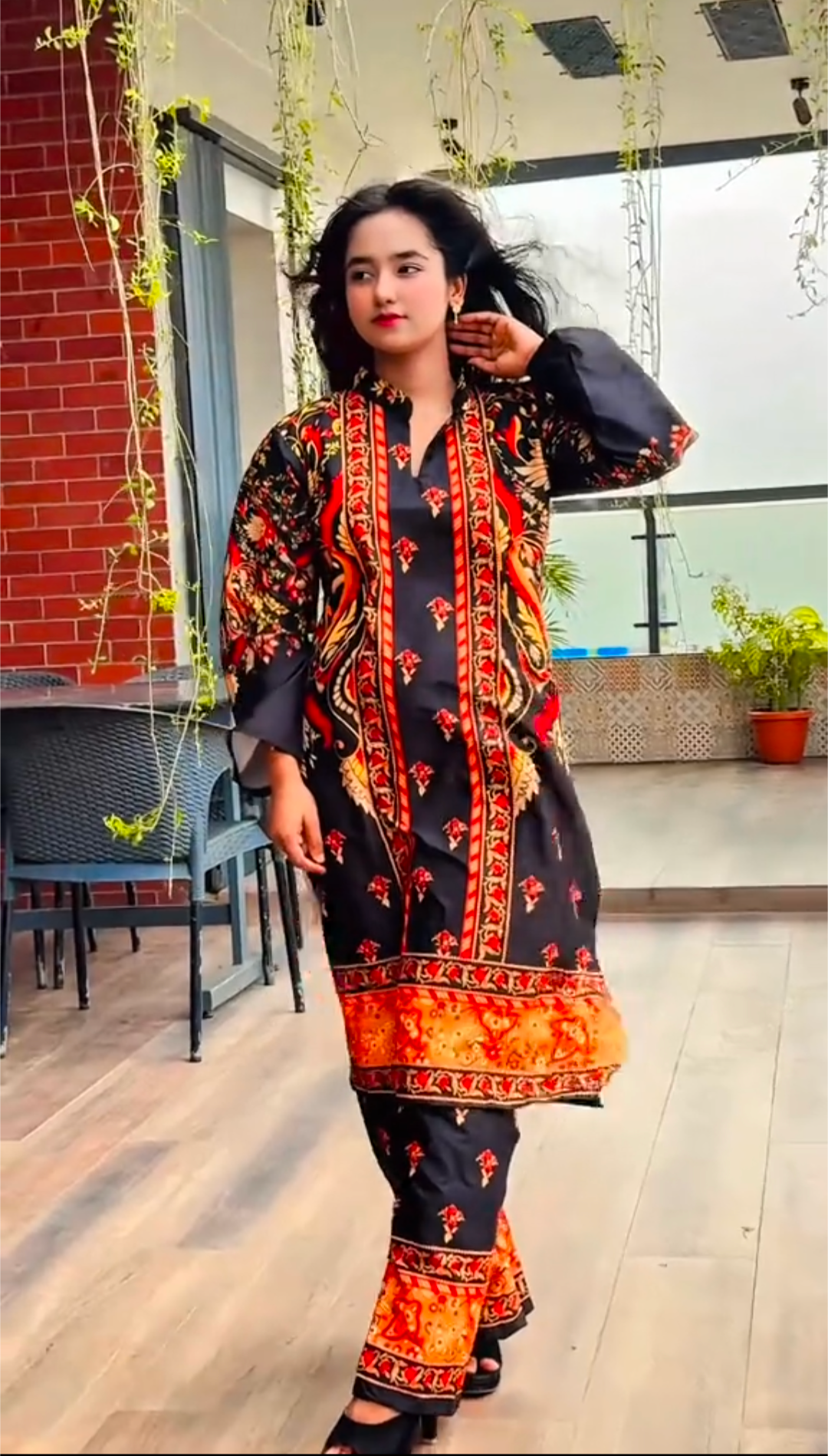 Screenshot_20250729-183336.png Royal Elegance Dubai Silk Two-Piece Set – Traditional Meets Trendy - Image 1